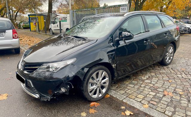 Toyota Auris Touring Sports Hybrid Executive