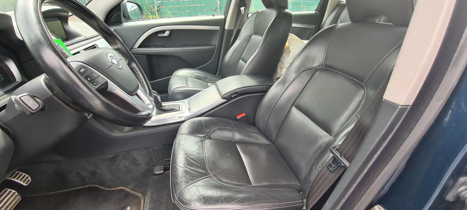 Volvo V70 2015 — photo 14