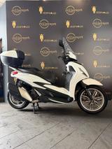 Piaggio Beverly 400 ABS/ASR Topcase Scheibe GW - Piaggio Motorräder in Stuttgart