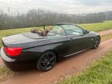 BMW 320d Cabrio * M Paket * Autom. * LEDER * Navi - BMW 320 aus 2010 mit Diesel-Antrieb