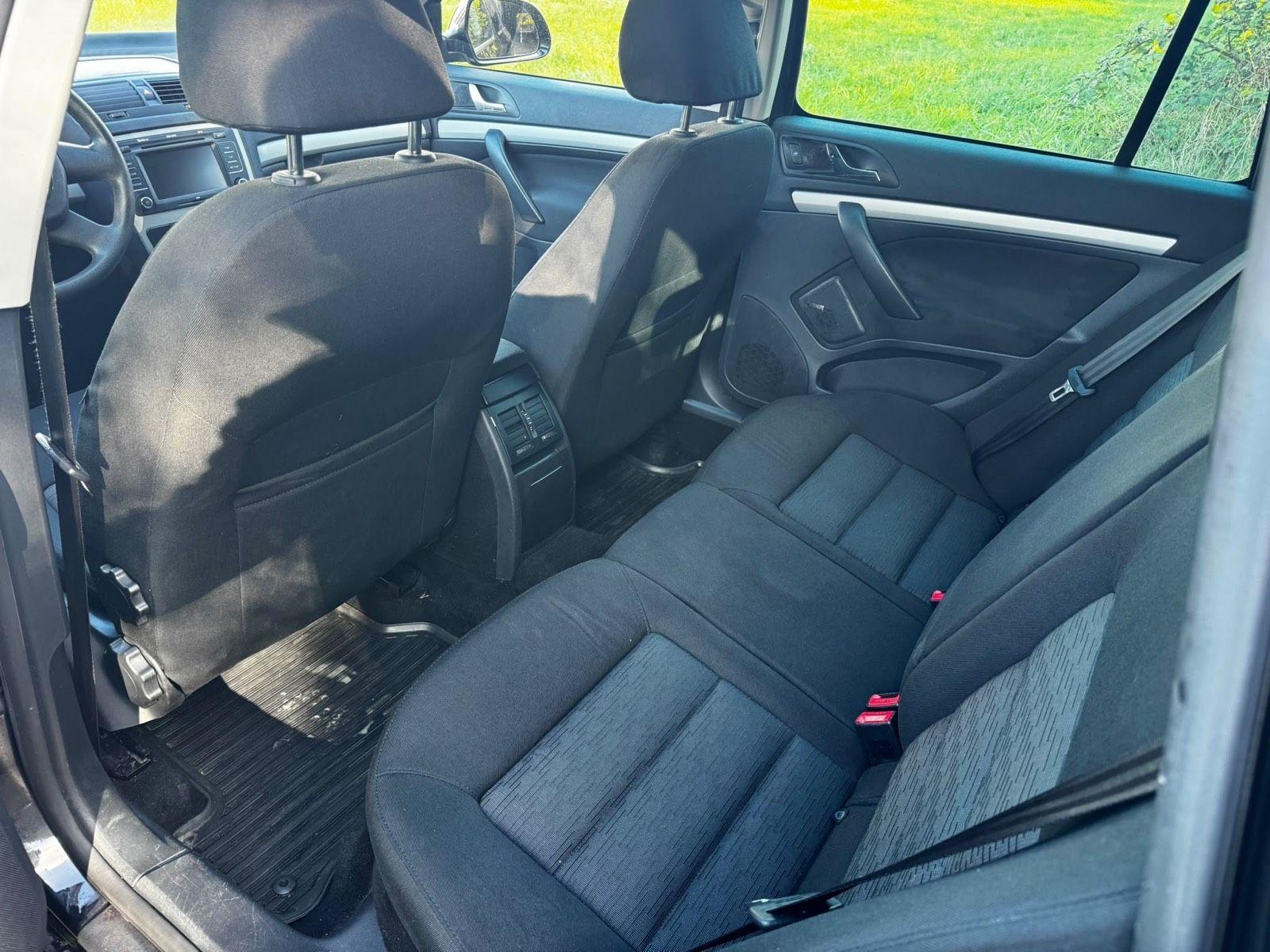 Skoda Octavia 2009 — photo 11