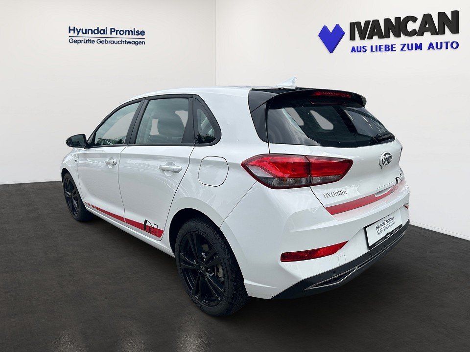 Fahrzeugabbildung Hyundai i30 1.5T 160PS DCT 48V TREND Navi