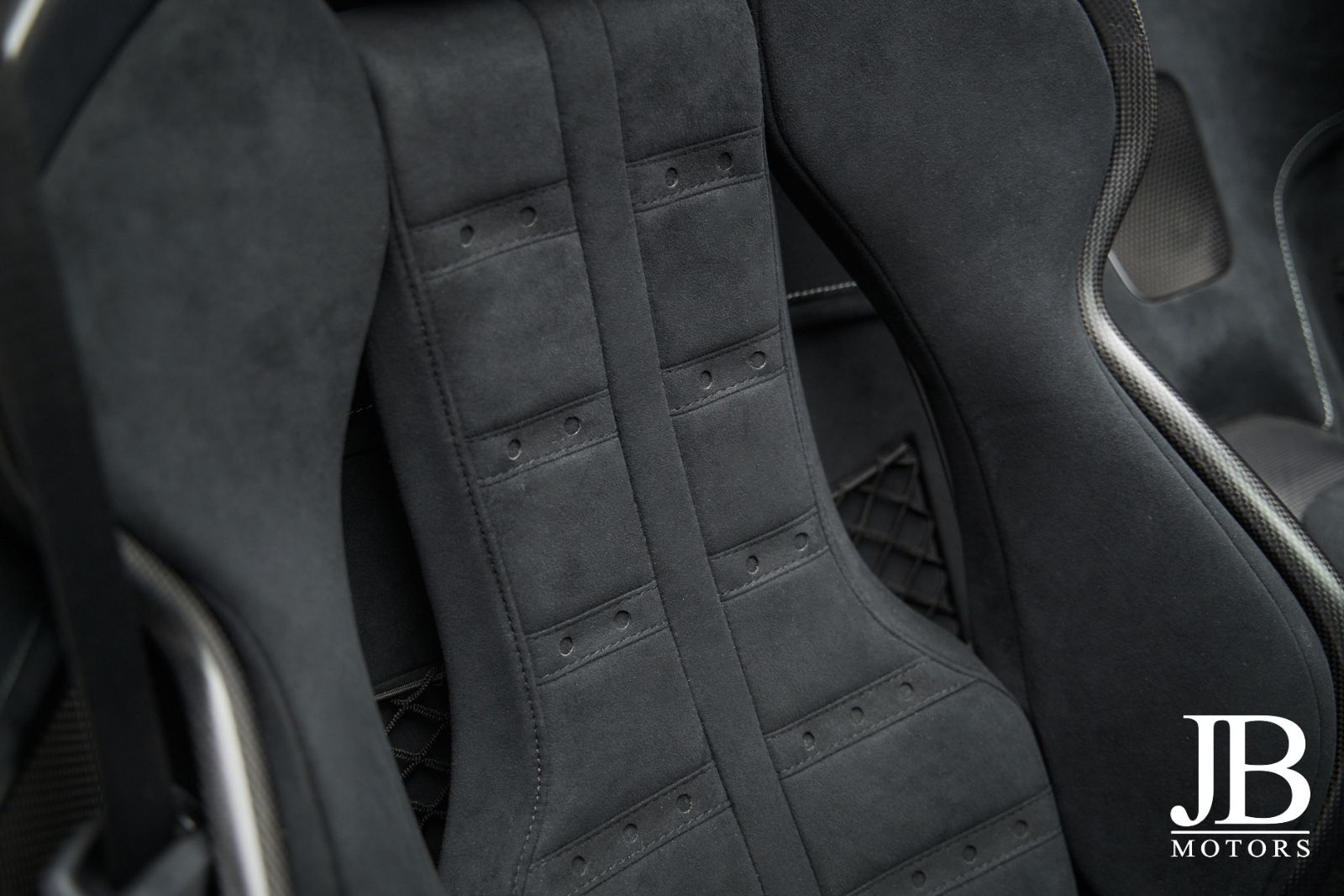 Fahrzeugabbildung Ferrari 12Cilindri Spider Racing Seats Lift LED Carbon