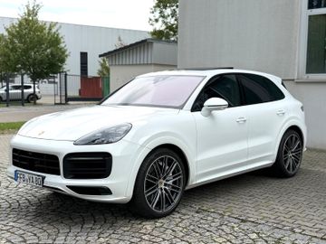 Porsche Cayenne - 1