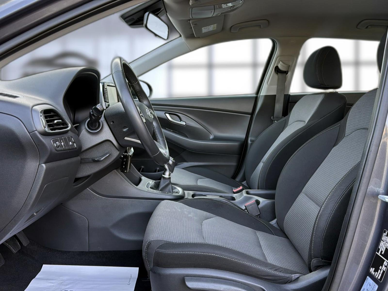 Hyundai i30 cw Trend+NAVI+KLIMA+PDC+KAMERA+AHK+ALU+75TKM