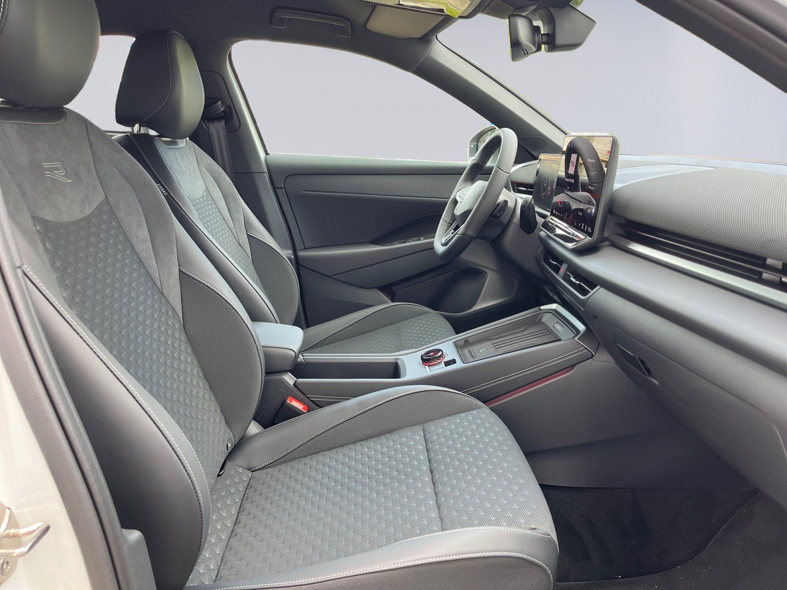 Volkswagen T-Roc - Bild 12