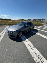 Mercedes-Benz E 220 d 4MATIC Autom. - - Mercedes-Benz E 220: 4matic