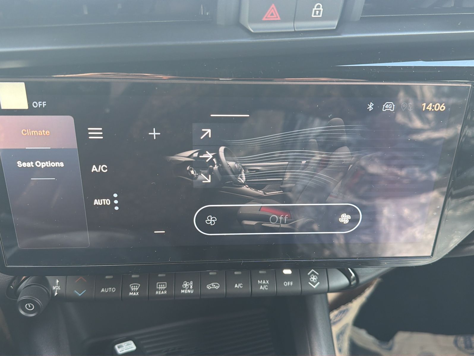 Fahrzeugabbildung Alfa Romeo Junior Ibrida 1.2 VGT 48V-Hybrid 100 kW Speciale