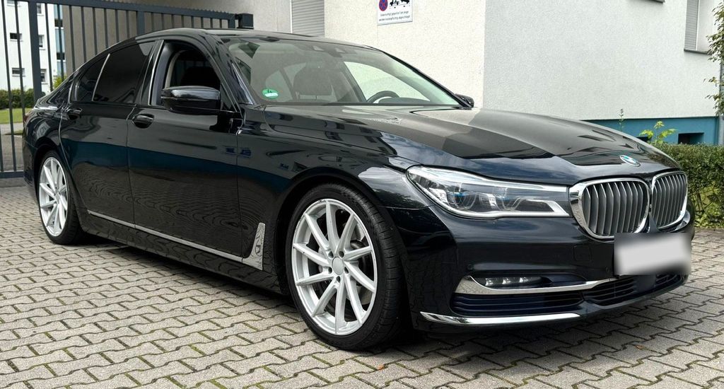 Image of BMW 730