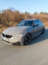 BMW M3 F80 LCI I - BMW M3 mit Benzin-Antrieb: Limousine, Automatik