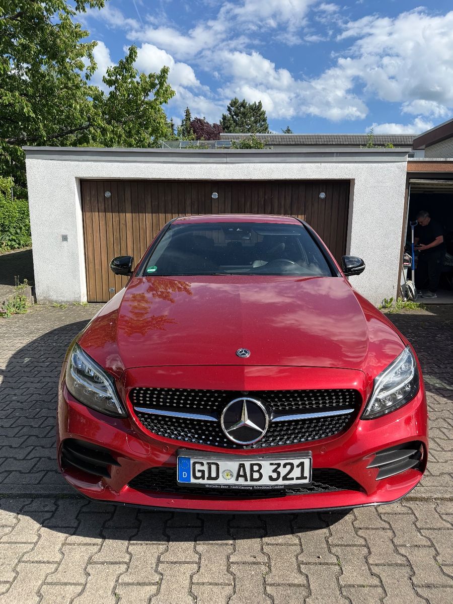 MERCEDES-BENZ C 180 AMG Line Automatik TÜV 03/2028 CarPlay
