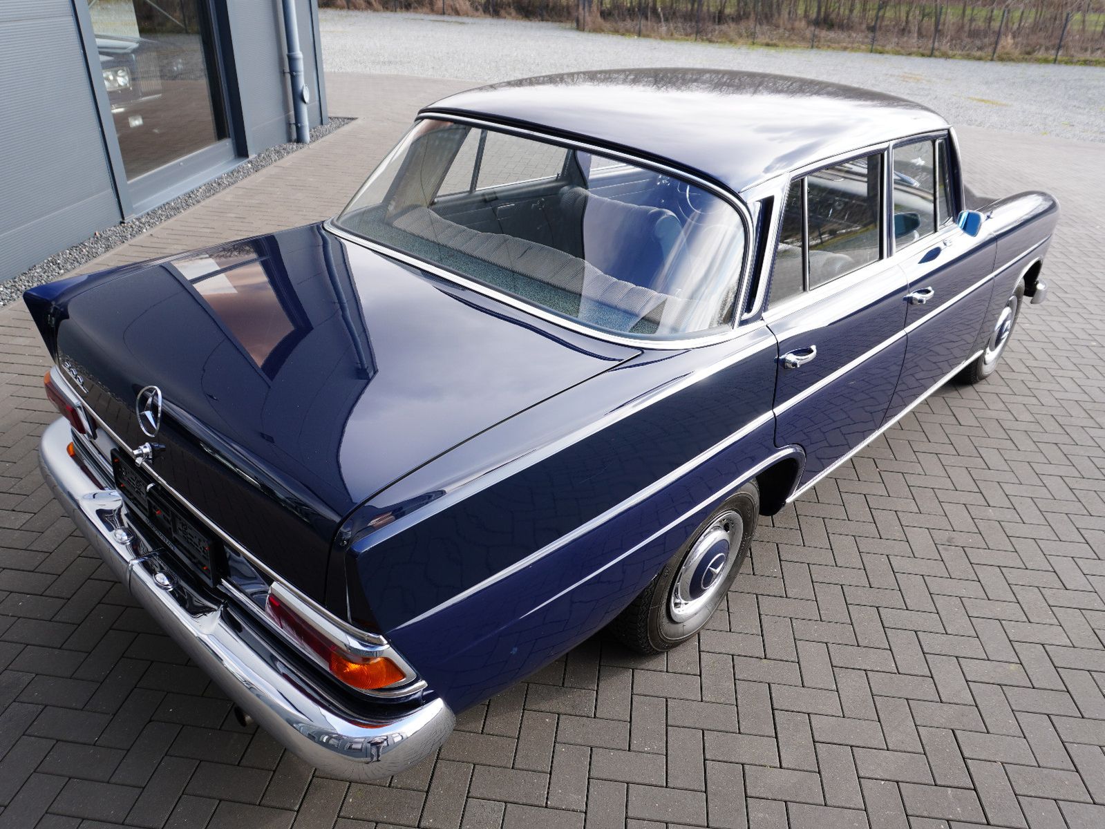 Fahrzeugabbildung Mercedes-Benz 200