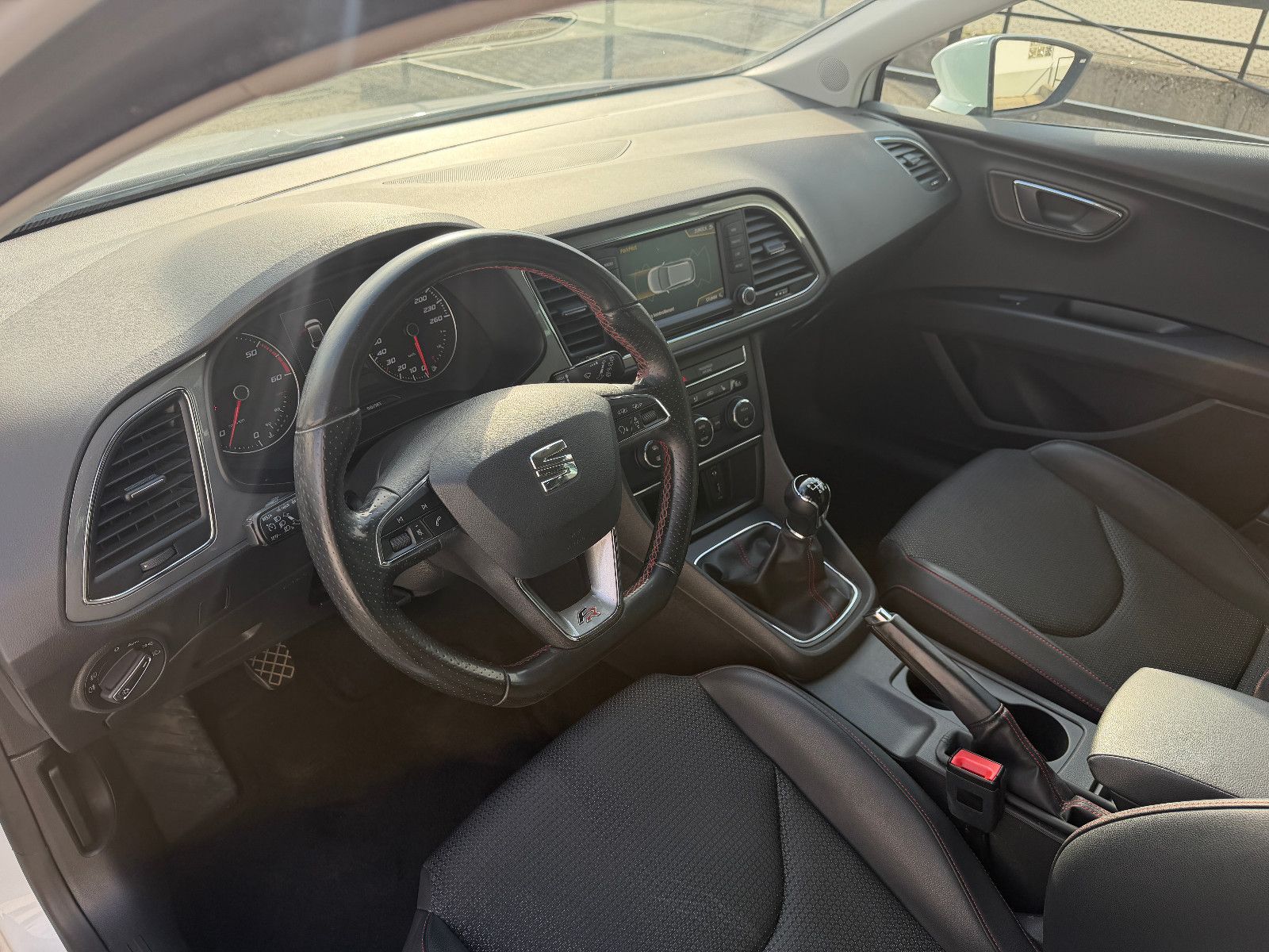 Fahrzeugabbildung SEAT Leon /FR-LINE/LED/NAVI/LEDER/KLIMA/ACC
