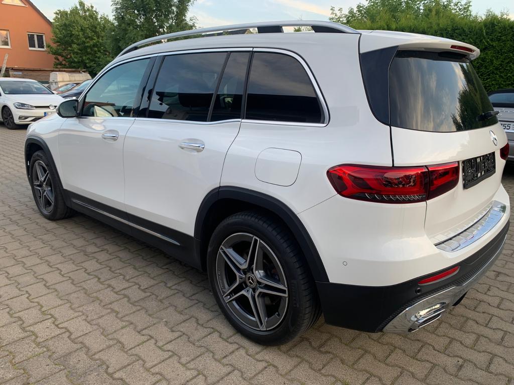 Mercedes-Benz GLB 220