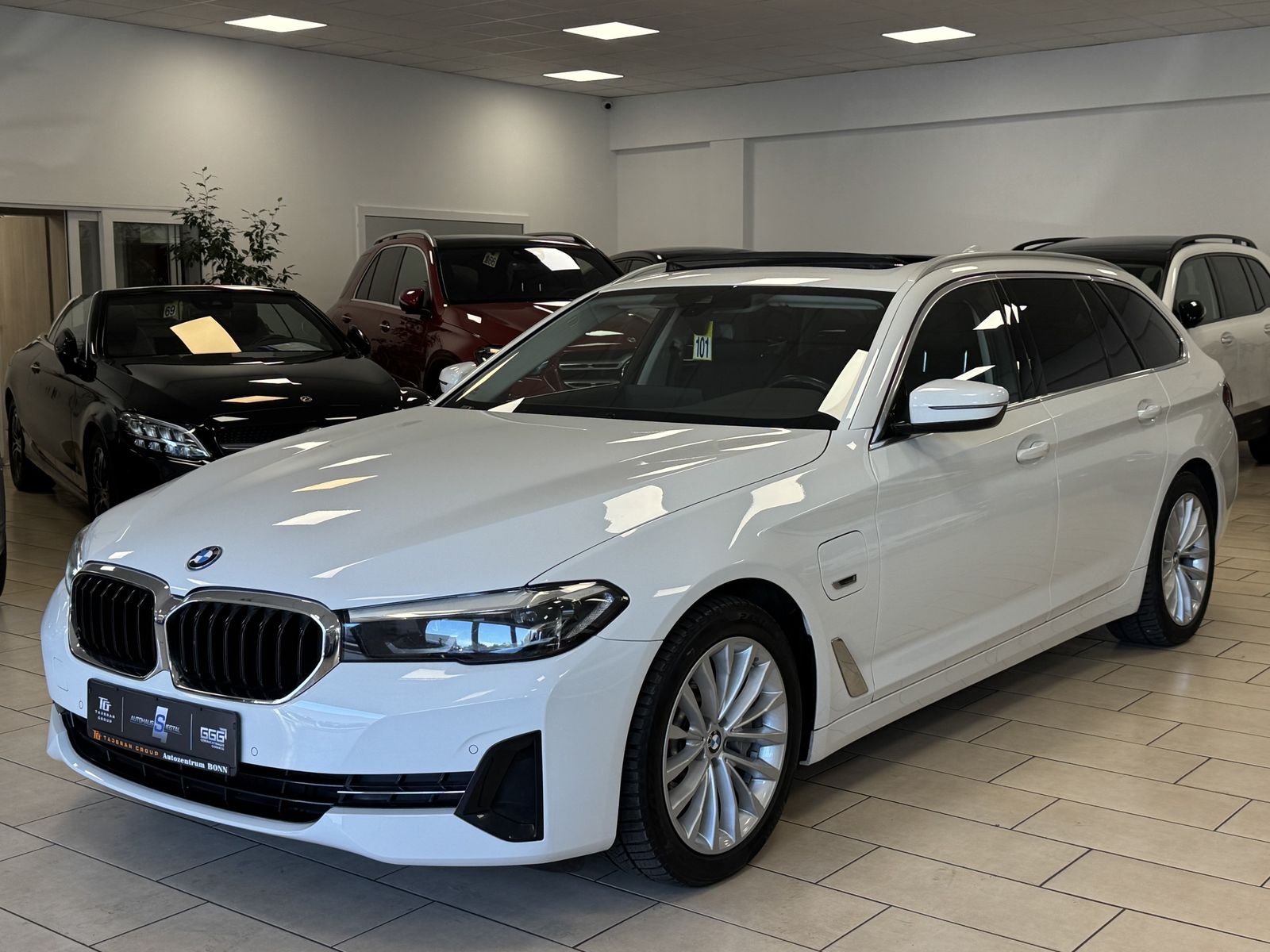 BMW 530 LED*Pano*AHK*Ambiente*Leder*ACC*Ambiente*SHZ