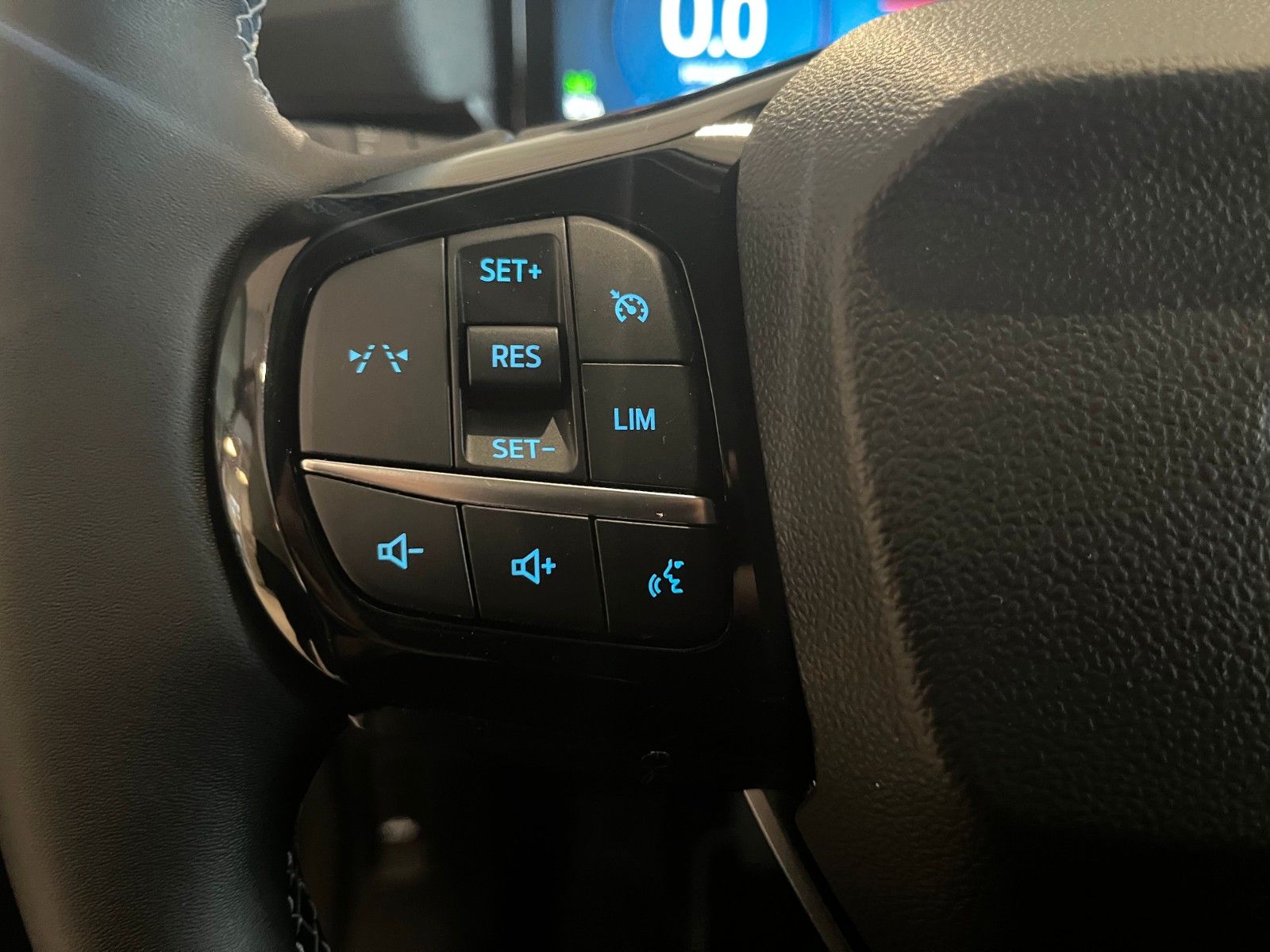 Fahrzeugabbildung Ford Puma MHEV Titanium LED CAM PDC WinterPaket