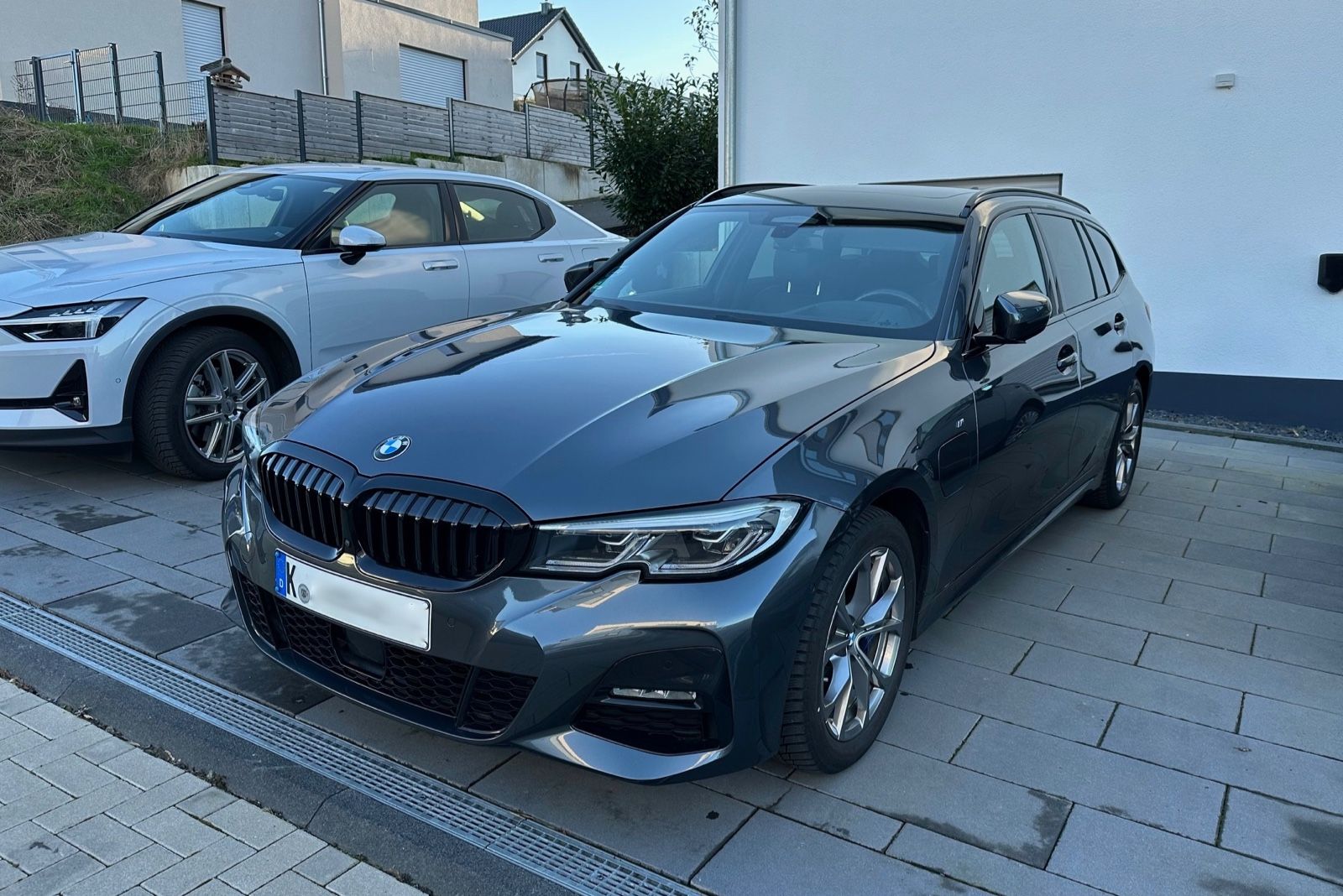 BMW 330e Touring M-Sport VOLL+NAV+LASER+ACC PRO+PANO