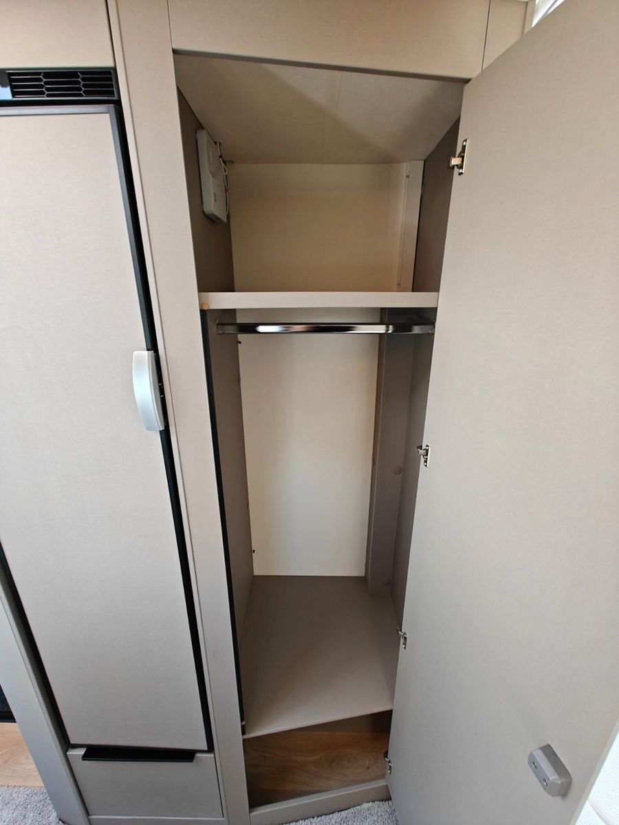 Fahrzeugabbildung Bürstner Campeo TD 660 - Combi 6DE, Lithium, Solar, Luft