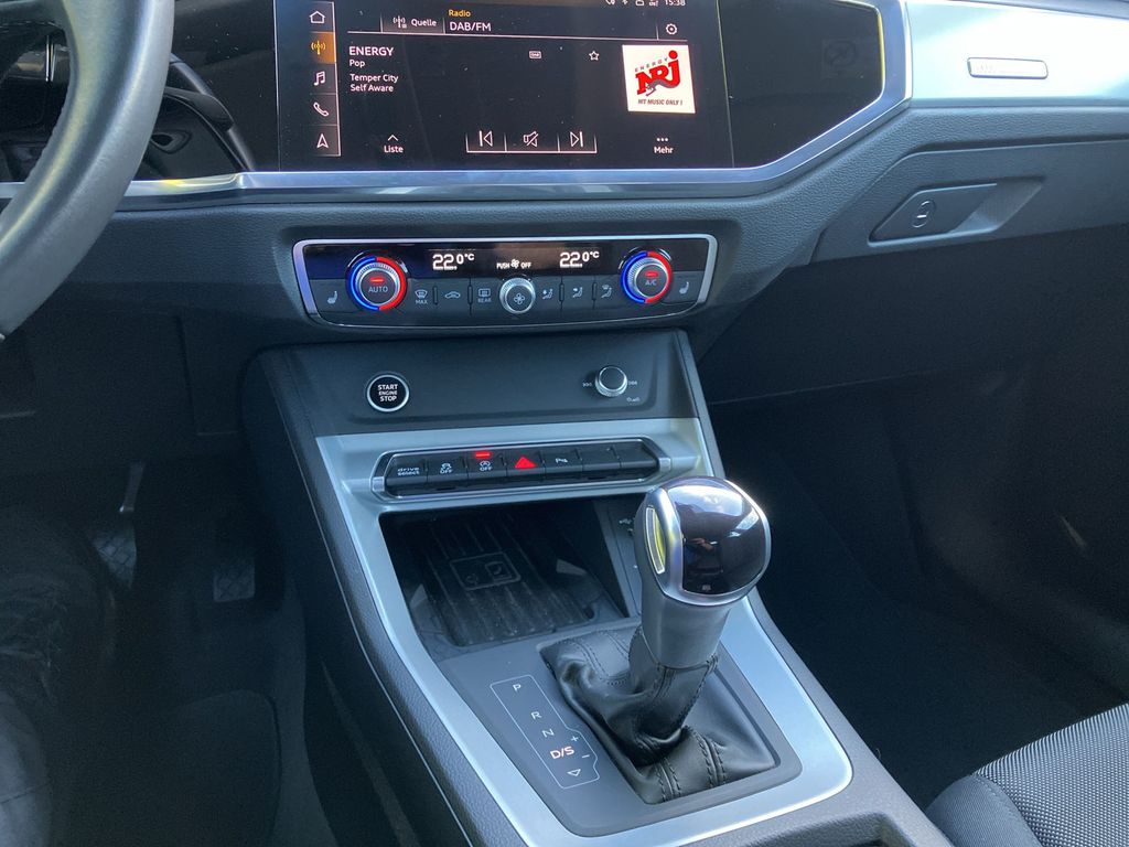AUDI Q3 Sportback 35 TFSI S-line LED Navi ACC Rfk 18' AUDI Q3 Sportback 35 TFSI S-line LED Navi ACC Rfk 18'