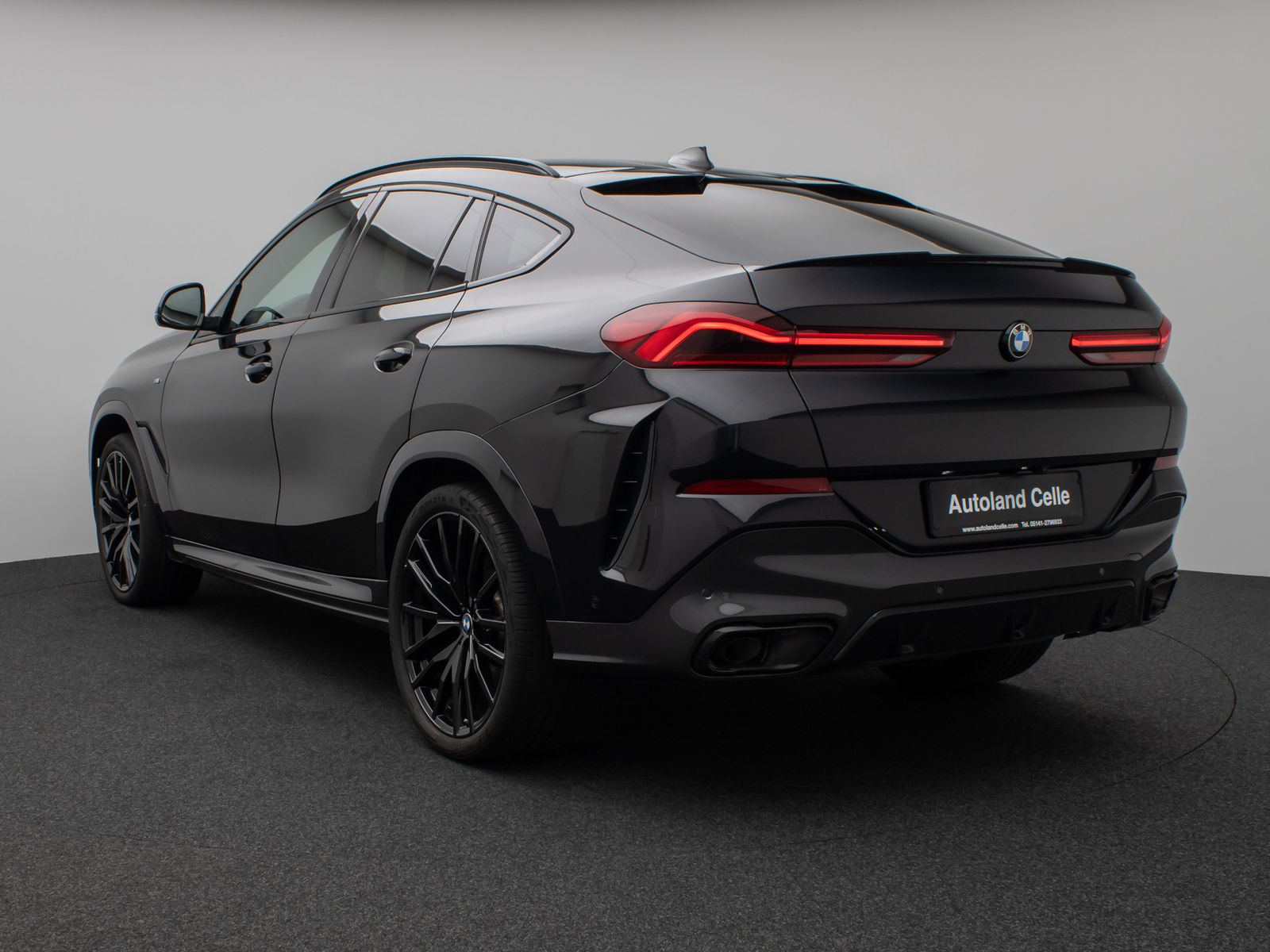 Fahrzeugabbildung BMW X6 xD30d M Sport DAB 360°DisplKey AHK Alarm 22"