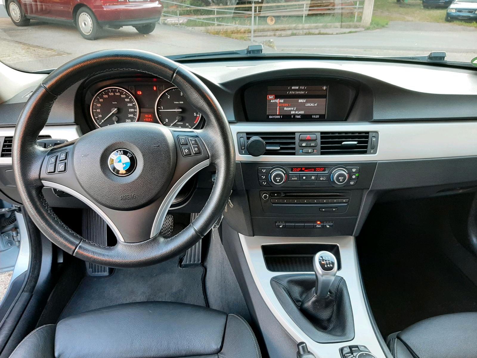 BMW 320 2009 — photo 10