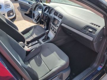 Volkswagen Golf - 8