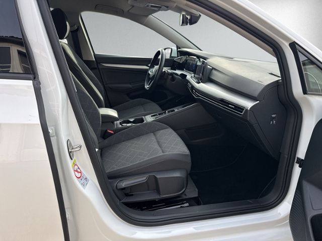 Golf VIII Variant 1.0 eTSI DSG LED+NAVI+ACC+SIHZ