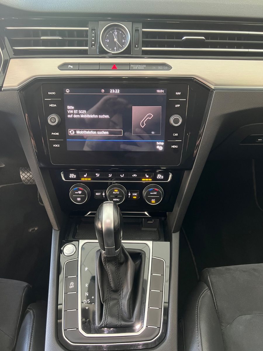 Fahrzeugabbildung Volkswagen Passat 2.0TDI DSG Variant Highline *MASSAGE*