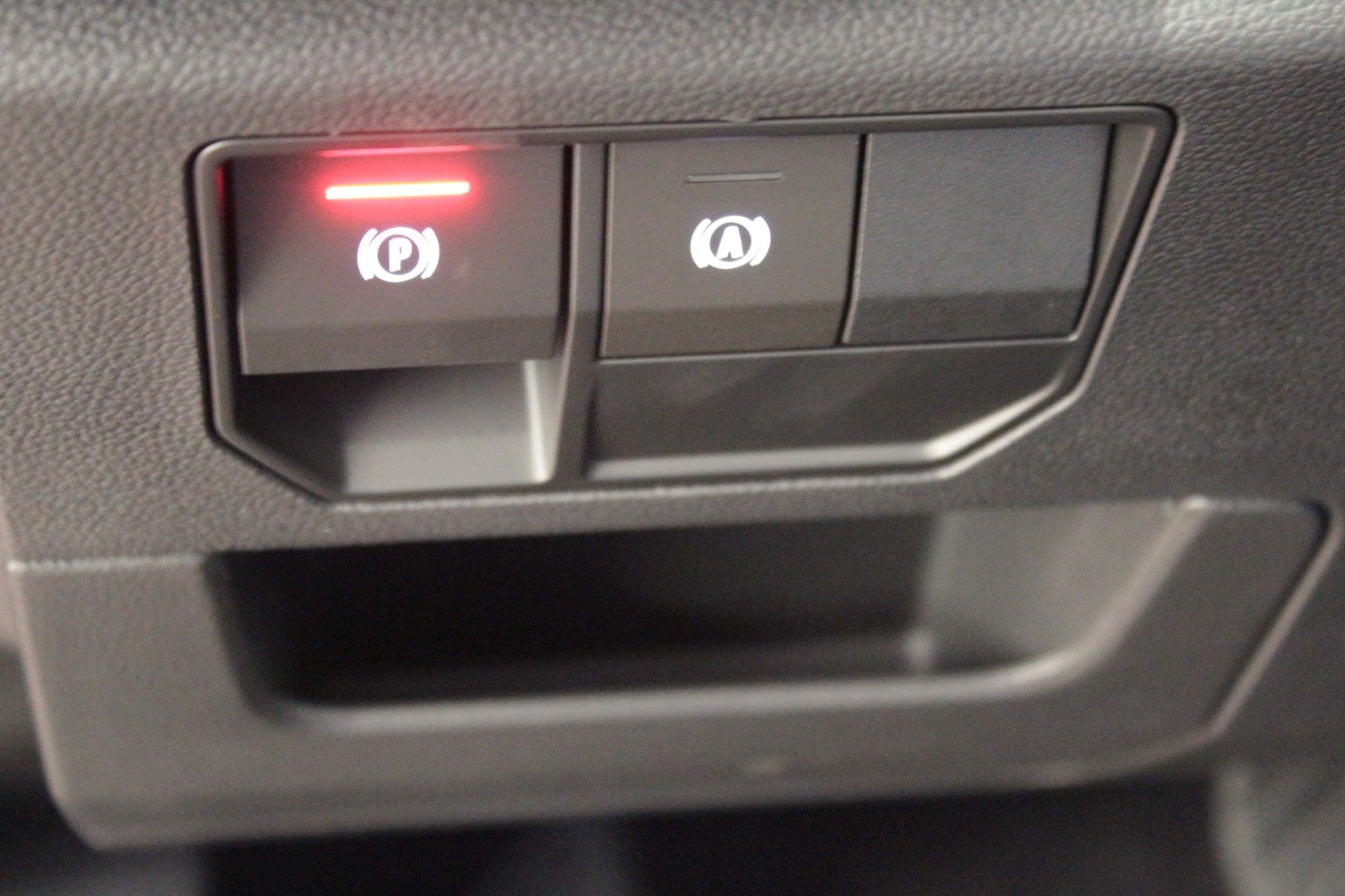 Fahrzeugabbildung Renault Espace E-Tech Full Hybrid 200 Iconic 5-Sitzer