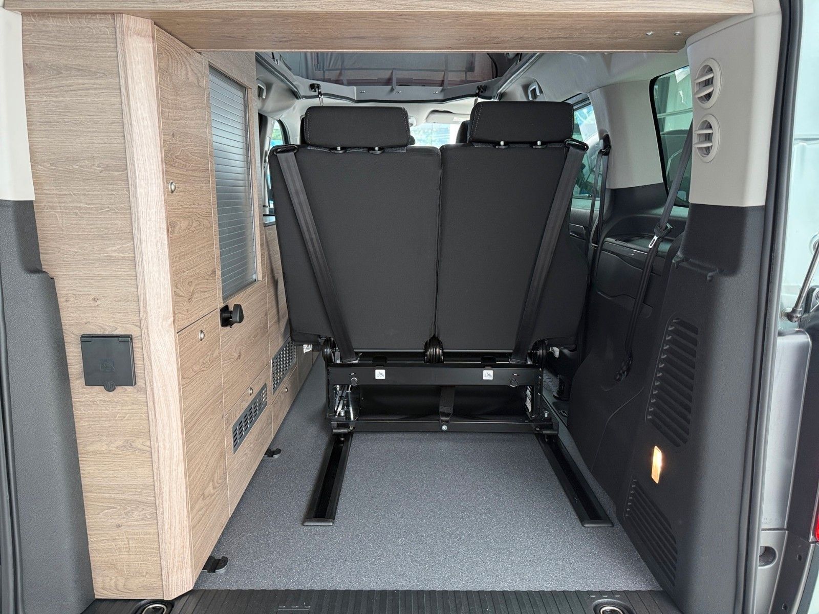 Fahrzeugabbildung Citroën Holidays Diesel 180 Automatik Paket Max