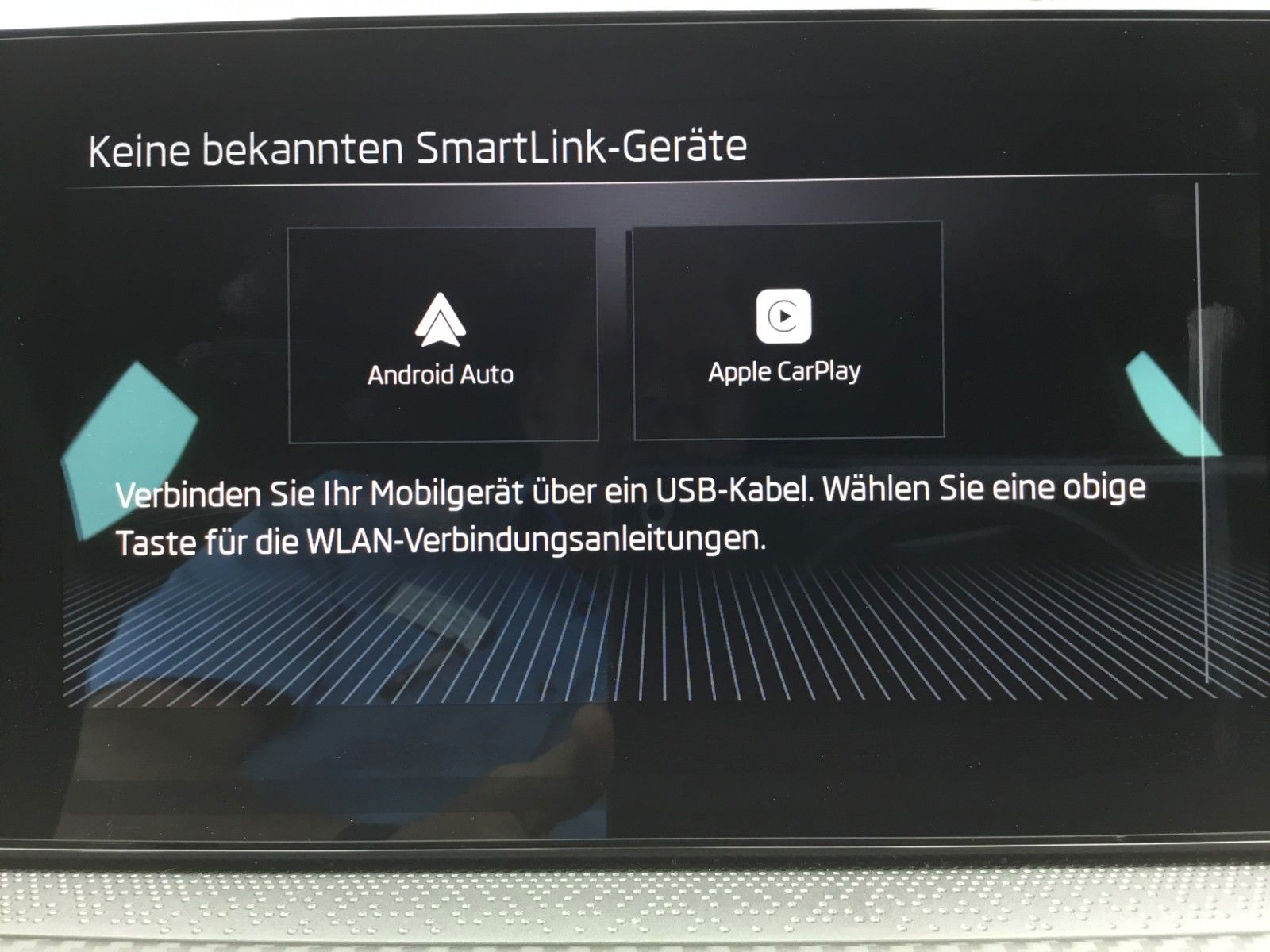 Fahrzeugabbildung SKODA Kamiq 1.5 TSI DSG Monte Carlo+AHK+Navi+Kamera