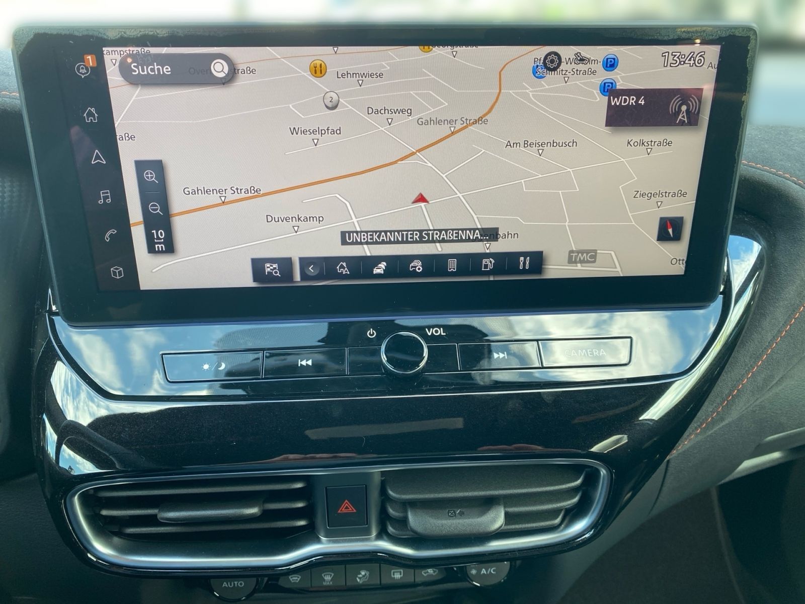 Fahrzeugabbildung Nissan Juke REDLINE EDITION 1.0 DIG-T 7DCT *Bose*360'*