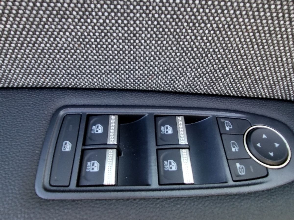 Fahrzeugabbildung Renault Captur Techno Mild Hybrid 140 EDC