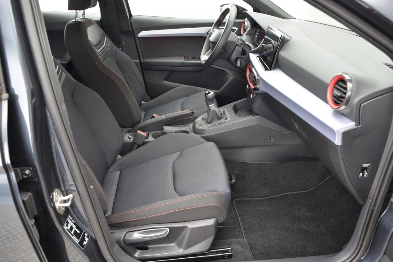 Fahrzeugabbildung SEAT Ibiza FR 1.0l TSI 81kW 6-Gang LED Navi SHZ