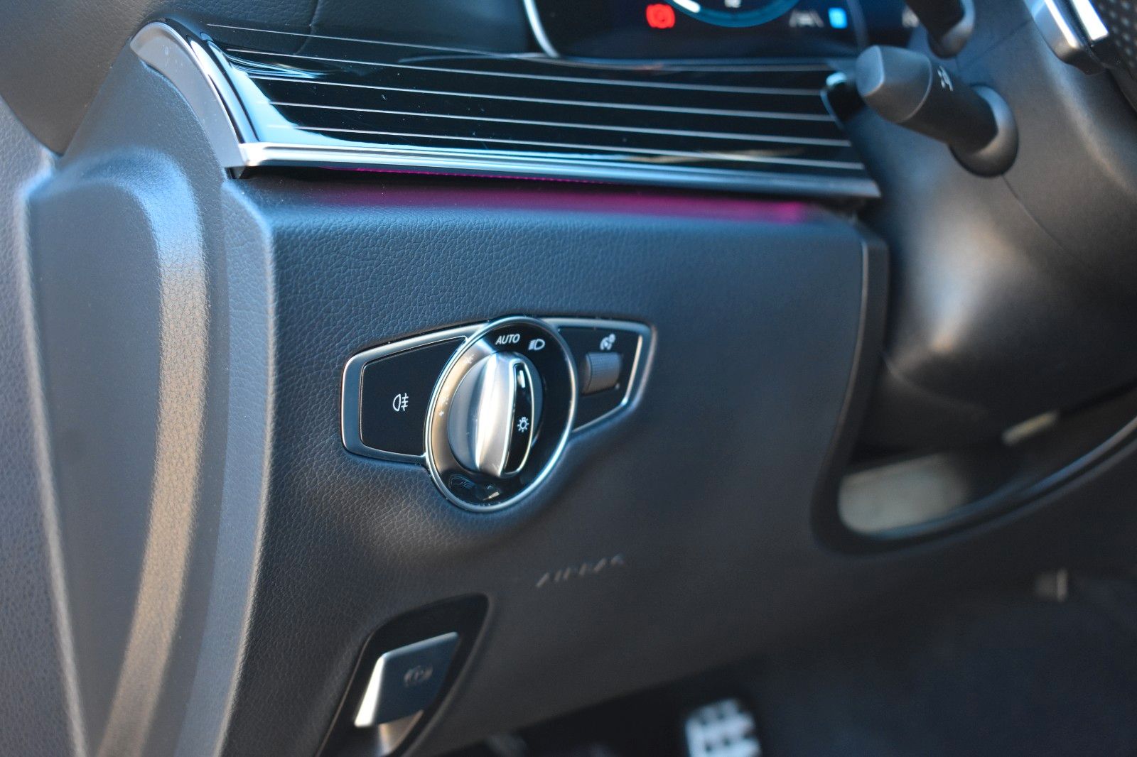 Fahrzeugabbildung Mercedes-Benz E 400d  Lim. 4Matic designo Multibeam AMG Line