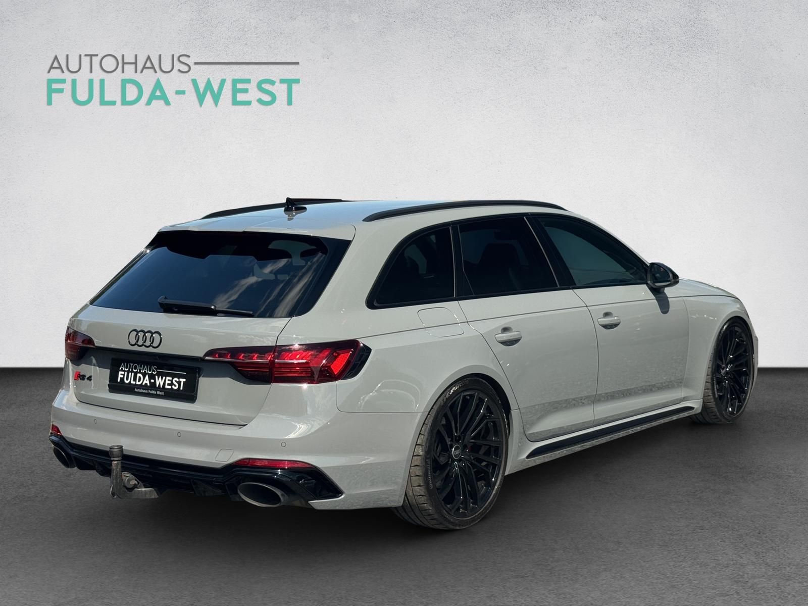 Audi RS4 Avant 2.9TFSI MTM Matrix Keramik RS-AGA AHK foto 4