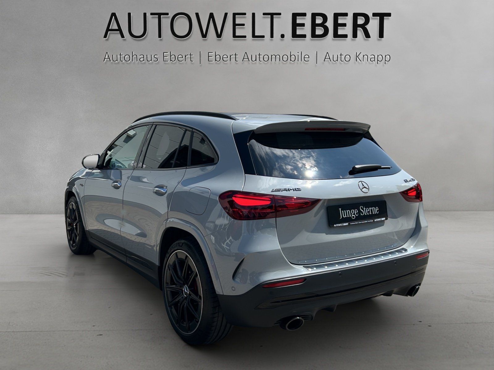 Fahrzeugabbildung Mercedes-Benz GLA35 AMG Prem+ DISTR Perf.Sitz AHK Standhz Burm