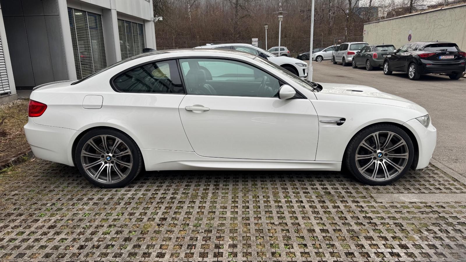 BMW M3 E92 V8 4.0 420 ch BVA - CUIR - BI-XENON - HARMAN KARDON