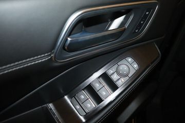 Fotografie des Nissan X-Trail 1.5 VC-T e-POWER Tekna+