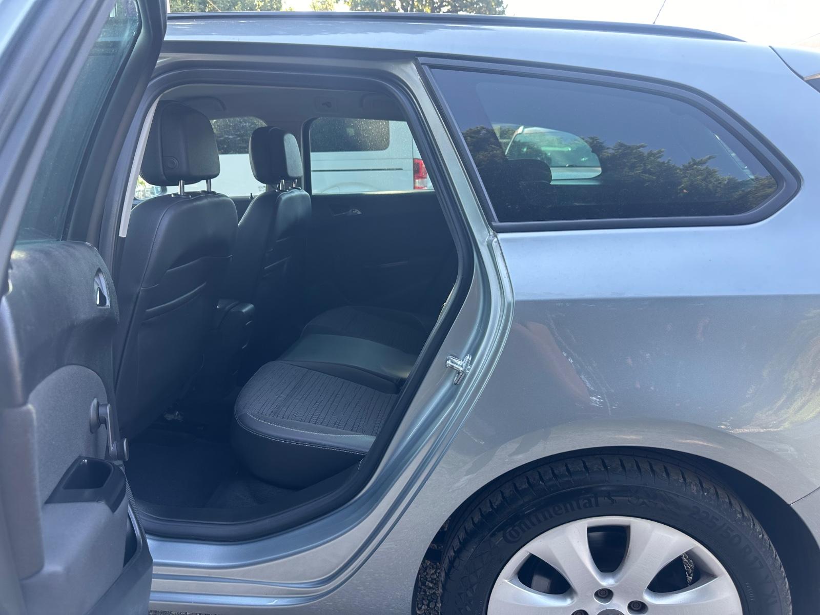 Opel Astra 2015 — photo 12