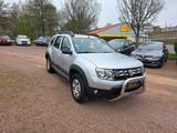 Dacia Duster Laureate 4x4*Tempo*PDC*Klima*AHK*Garantie - Dacia Duster: Pickup