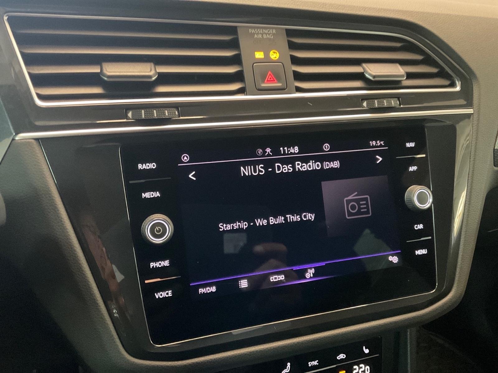 Volkswagen Tiguan R-Line, Navi, Kamera, ACC, SH, TÜV 08/28, миниатюра 11