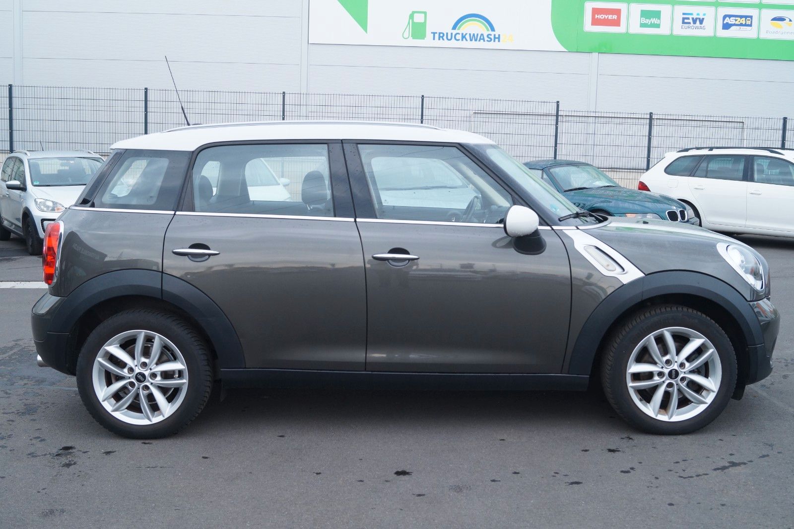 Fahrzeugabbildung MINI COOPER Countryman Cooper