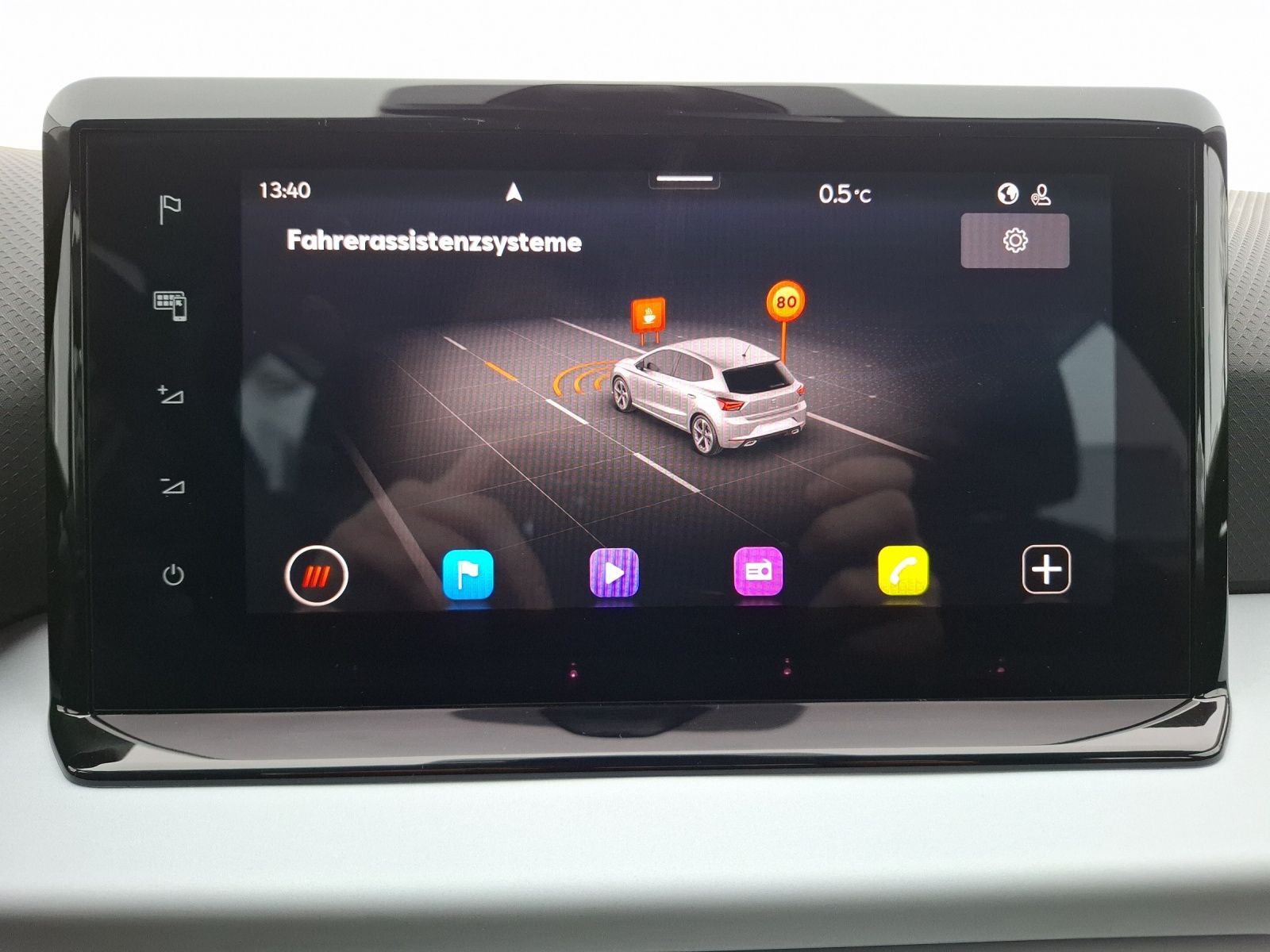 Fahrzeugabbildung SEAT Ibiza TSI Style LED Navi GRA RFK SH LM