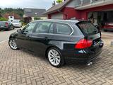 BMW 330d Touring Edition Exclusive Edition Exclusive - BMW 3er Reihe aus 2011: Kombi