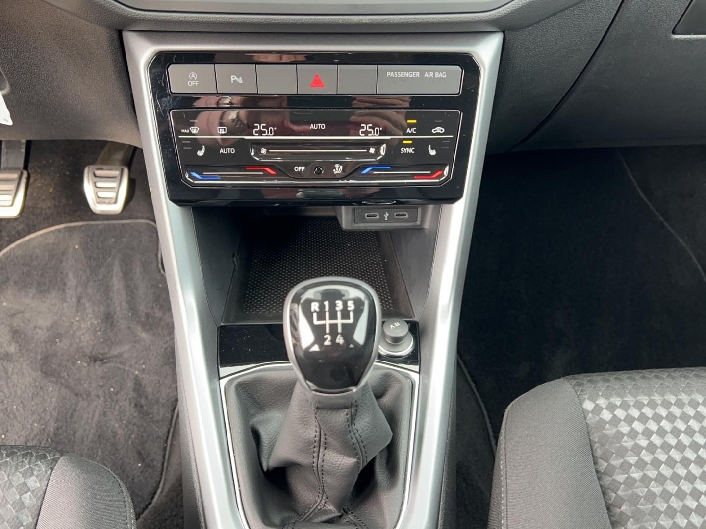 Fahrzeugabbildung Volkswagen T-Cross ACTIVE Active,Navi,Sitzheizung,GJR,