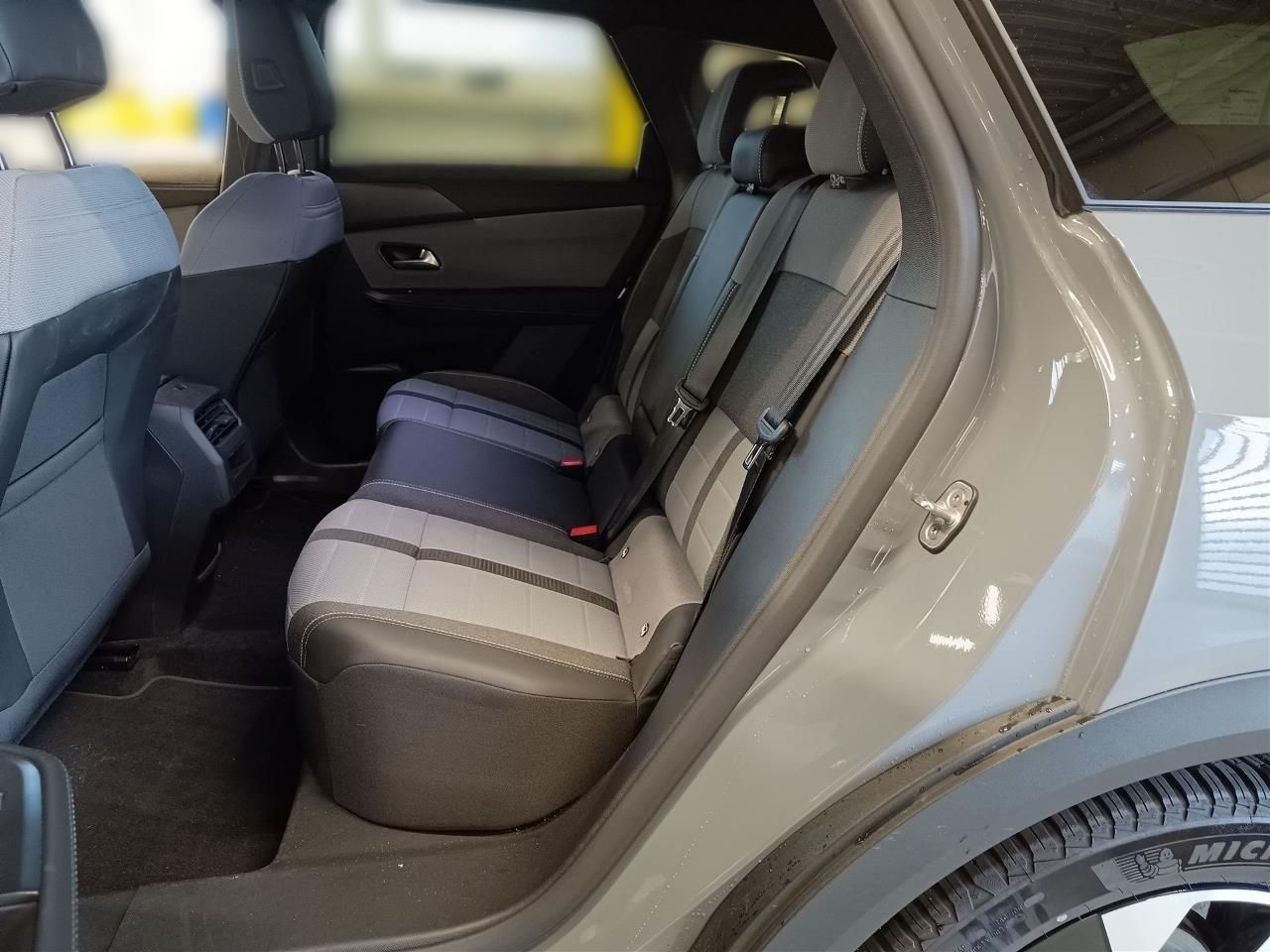 Fahrzeugabbildung Opel Grandland 1.2 48V Mild-Hybrid 100 kW GS