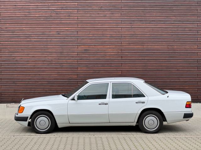 Mercedes-Benz 200 E / W124 / Schalter / Sehr gepflegt!