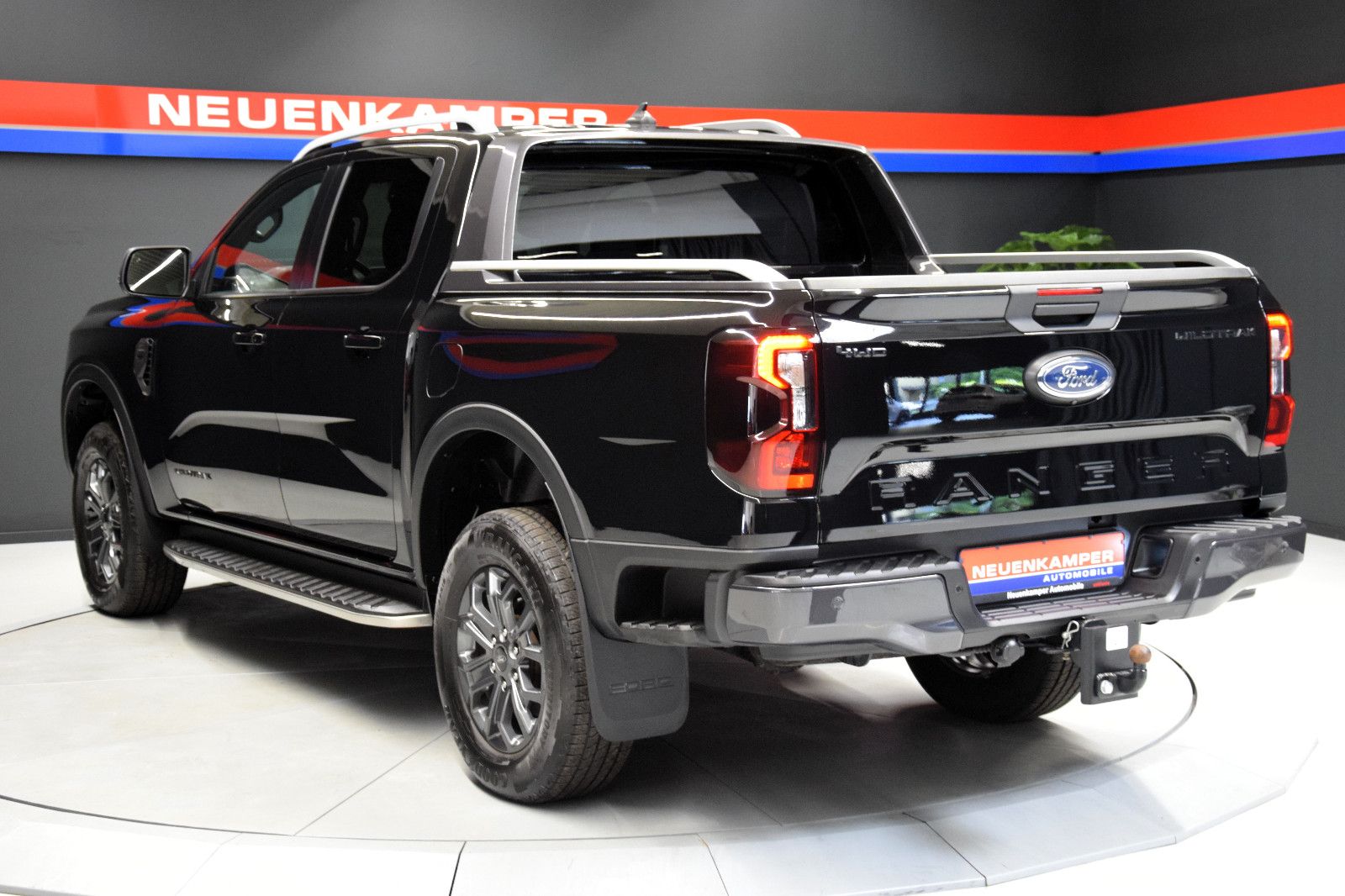 Fahrzeugabbildung Ford Ranger Wildtrak e-4WD Doppelkabine Automatik LED