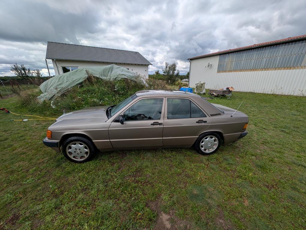 Mercedes-Benz 190